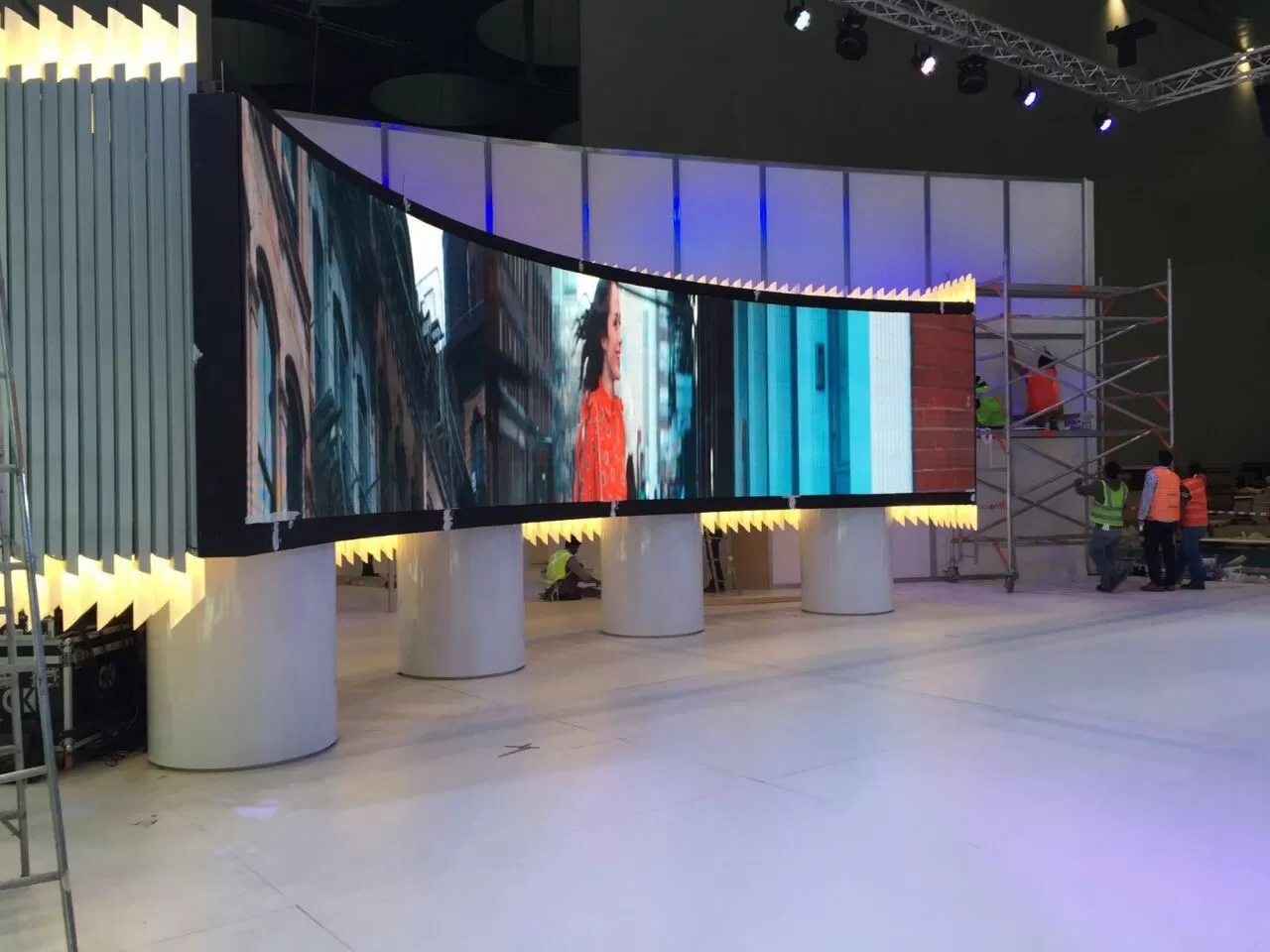 P3.91 Indoor Curved LED Screen in Qatar 2016