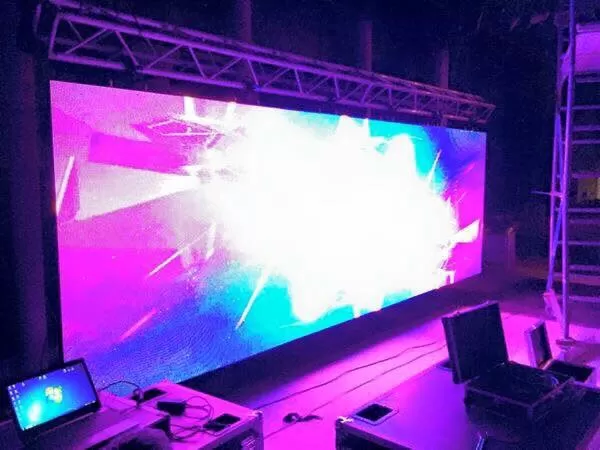 P8.9mm Indoor LED Video Wall for DJ Decor in Italy 2014
