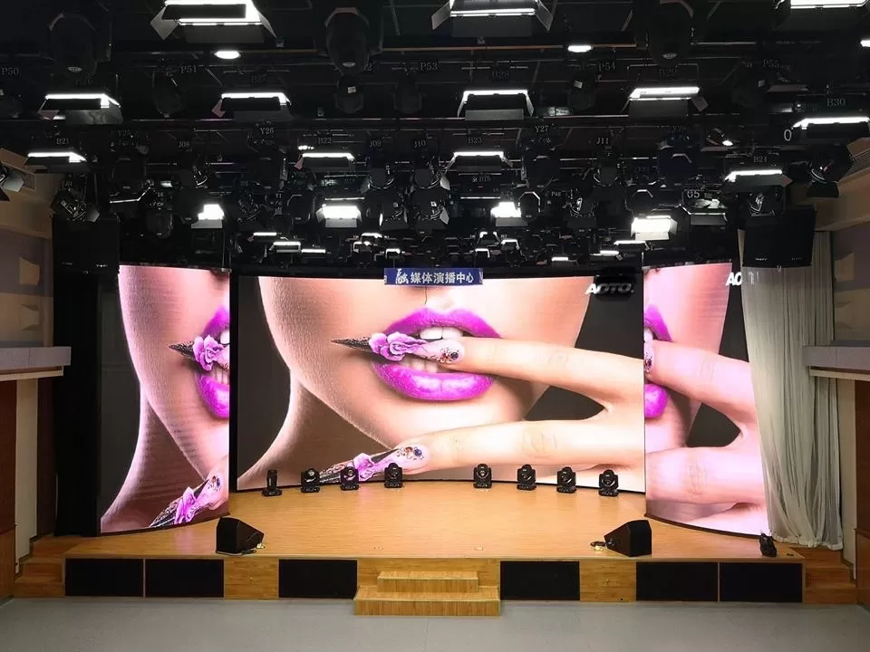 P2.5mm Indoor Fixed LED Wall For TV Station in China