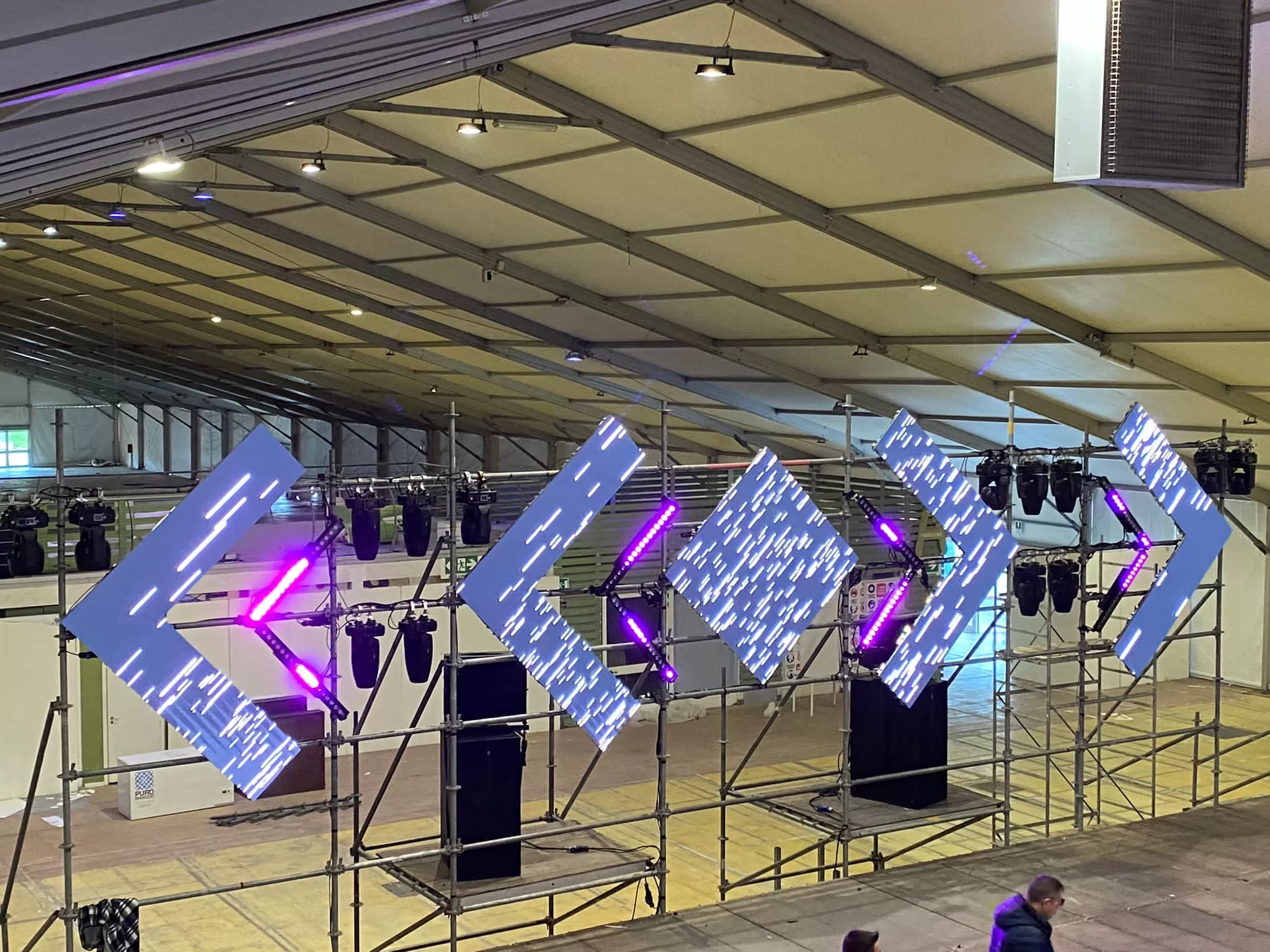 P4.81mm LED Video Wall for Stage Design in Italy