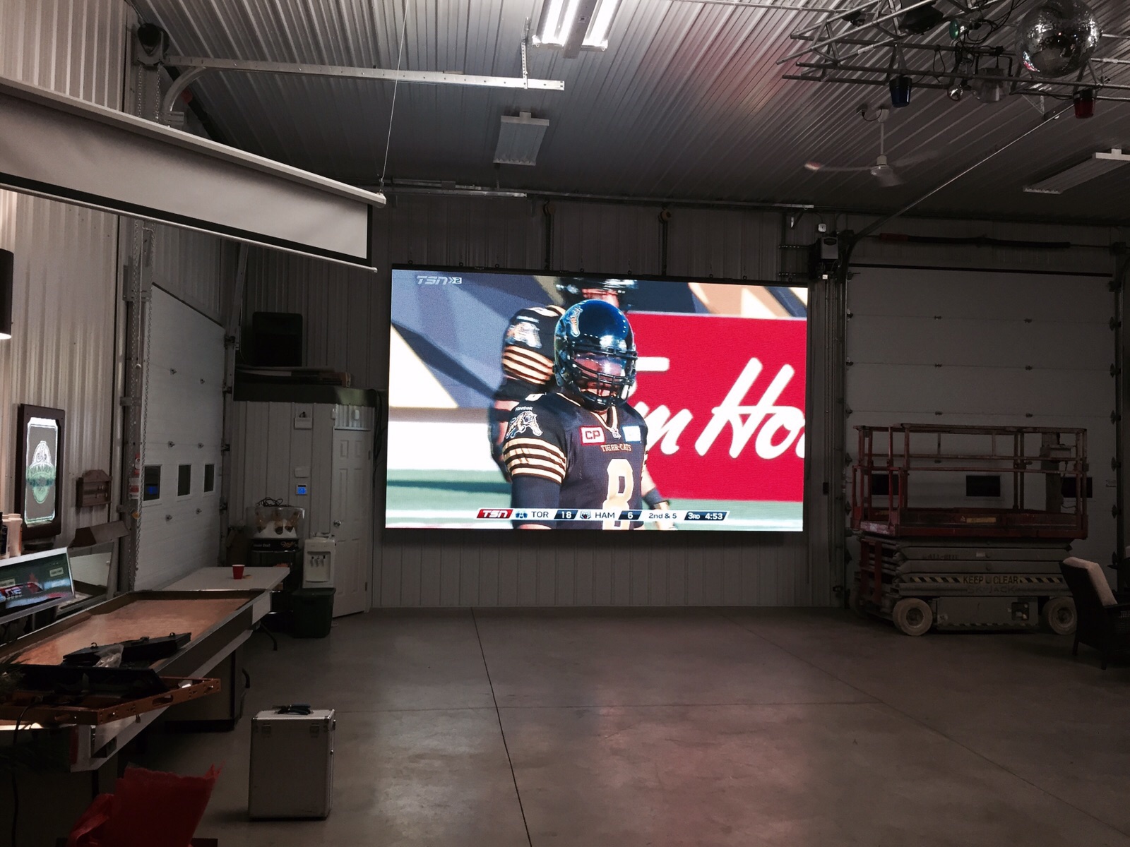 P5.95 Indoor LED Screen Stacking Installation for Sports Center in Canada 2017