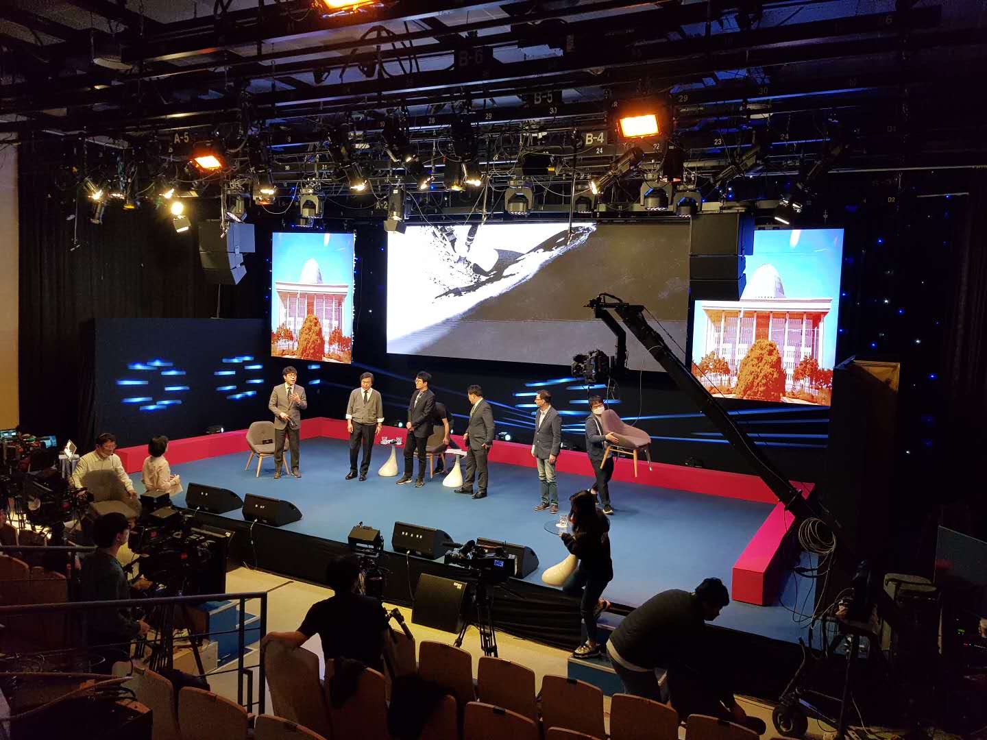 P3.91 Indoor LED Screen for TV Station in Korea 2020